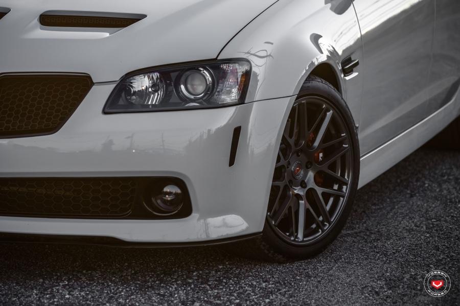 Детали экстерьера Pontiac G8 GXP on Vossen Wheels (VPS-314) 2017 года  (фото 28 из 35)